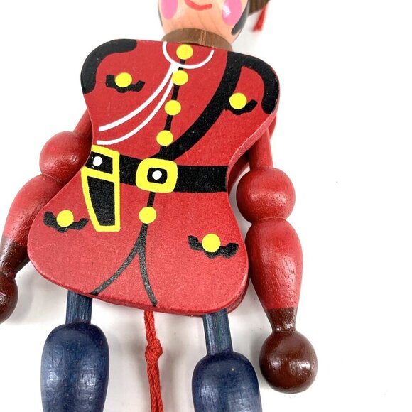 Wood Soldier Ornament Canada Pull Moveable Limbs 8" Vtg Hand Painted - Picture 7 of 7